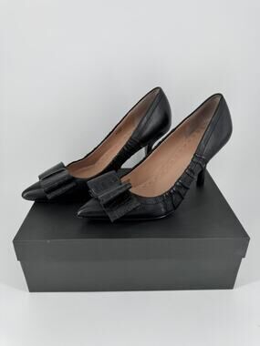 Tahari Becker Pumps Womens 10M Black Leather Pointed Toe Bow Heels